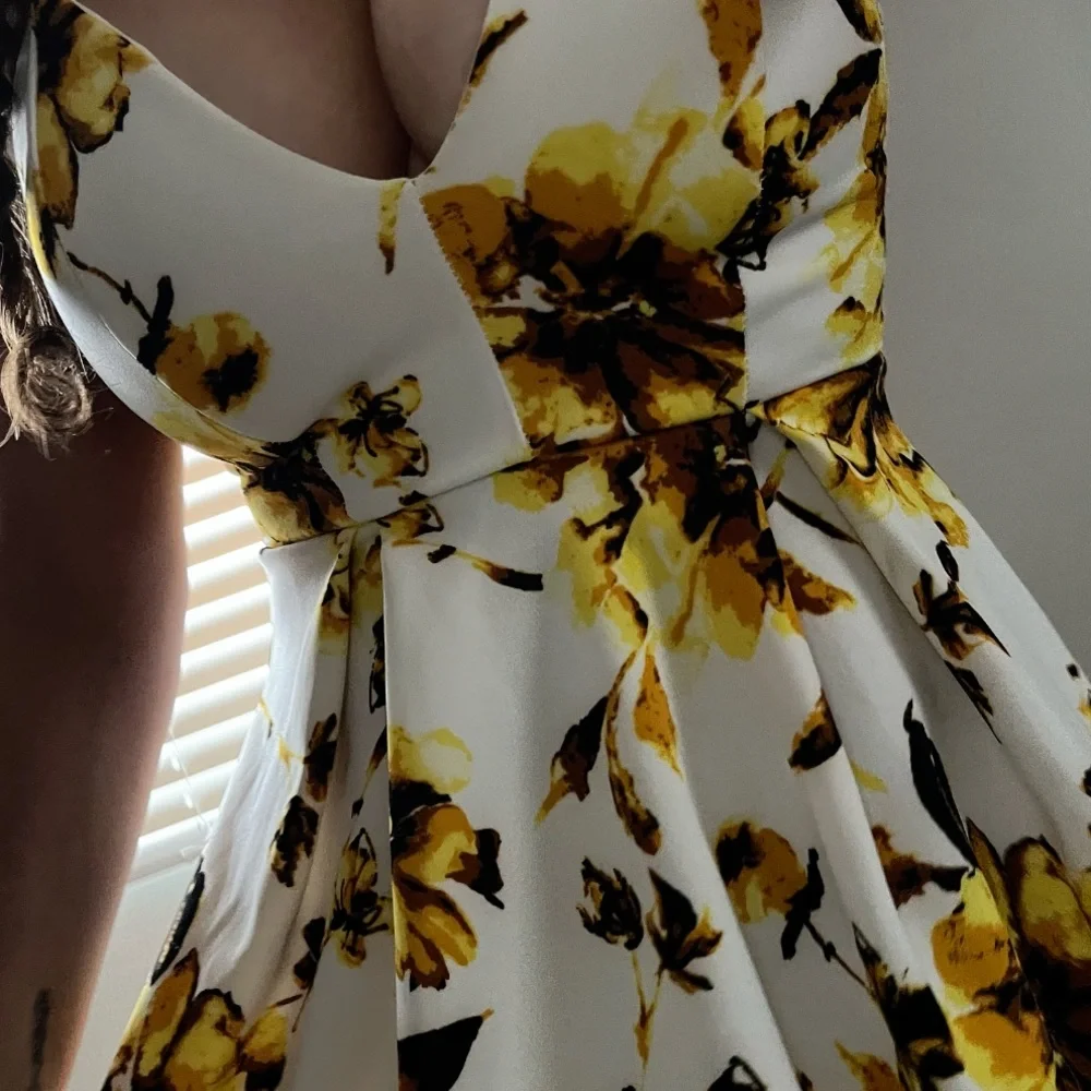 Fashion Nova summer dress date night outdoor event sexy cute pretty xs - Picture 4 of 5